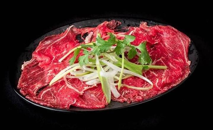 T6.  Rare Beef (生牛肉)